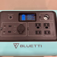 BLUETTI EB70 + PANEL SOLAR BLUETTI 220W — 700 USD - Img 57320809