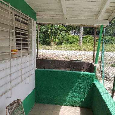 Casa independiente en el café colón $4000 llamar al +53 5 9215384 - 3/6