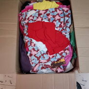 paca de ropa reciclada de mujer y de niña. - Img 45625342