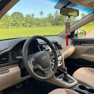 Hyundai Elantra 2019* - 2/4