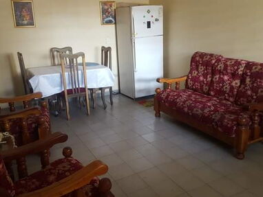 ⭐Renta casa en Centro Habana,cerca de Galiano de 2 habitaciones, 2 baños,agua caliente y fría,ventilador,sala,TV ,cocina - Img 54770195