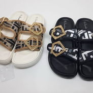 Sandalias de mujer y niñas - Img 56065026