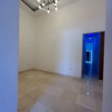 🏡✨ Casa en Luyanó, recién remodelada y con papeles en orden - 4/10