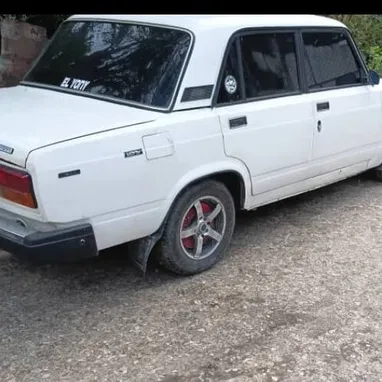 Se vende Lada 2107 - 2/6