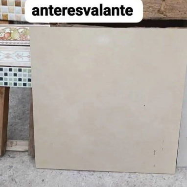 Losas blancas 20x20 - 5/10