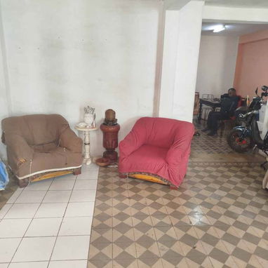 75-🏡*SE VENDE CASA BIPLANTA EN CENTRO HABANA EN PUERTA DE CALLE*  🔎*PTO. D'REFERENCIA [ A 5 CUADRAS DEL AMEIJEIRAS ]* - Img 122990959
