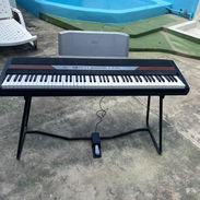 Piano Korg sp250..650 usd con pedal y atril - Img 55755275