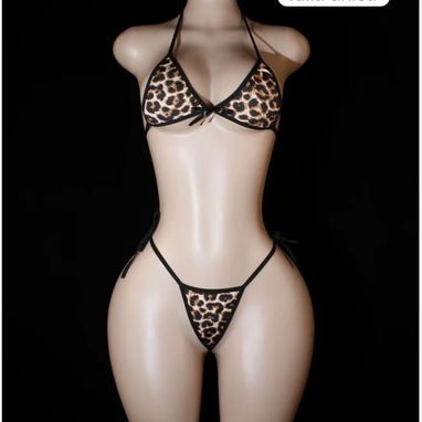 Trajes de baño disponibles - 8/10