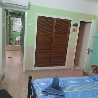 🏠Beautiful accommodation for foreigners located in Central Havana, offering affordable prices and a comfortable stay. - Img 111922749