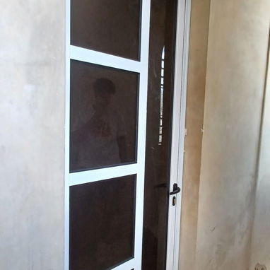 Carpinteria ,Marqueteria de aluminio, y cristal puertas ,ventanas , closet , Bajos de meseta ,paños fijos y más - 11/20
