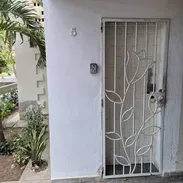 SE VENDE APARTAMENTO EN NUEVO VEDADO PLANTA BAJA ENTRADA INDEPENDIENTE CON GARAJE... - Img 55499480