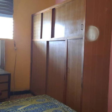 #28 Casa en centro Habana en Lealtad y Campanario 🏠  Propiedad Capitalista  Consta de 🏠:  2 Habitaciones 🛏️ 1 baño 🛀 - Img 122321968