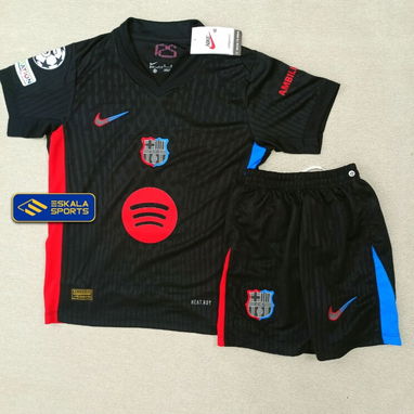 trajes de futbol de niños del Barcelona - Img 103403933
