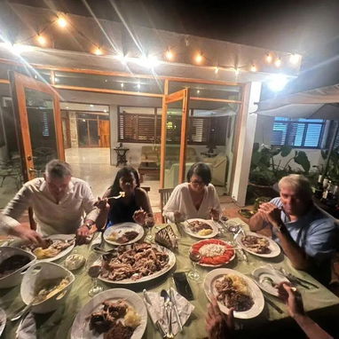Lech贸n asado con su piel tostadita con sus guarniciones a domcilio que rico ... escribe me gusta y te complacemos - Img 125673332