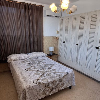 SE RENTA APARTAMENTO EN MIRAMAR, CON VISTA AL MAR - 4/10