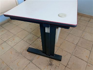 Vendo mesa buró de oficina sirve para computadora en exelentes condiciones contactar 53681497 Grisel - Img main-image-45847575
