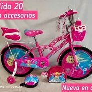 Bicicletas medida 20 con casco de protección y otros accesorios varios rosado y en morado nuevas en su caja para las niñ - Img 56845896