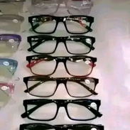 Lentes   de  conctato  y espejuelos  de aumento graduados - Img 56215533