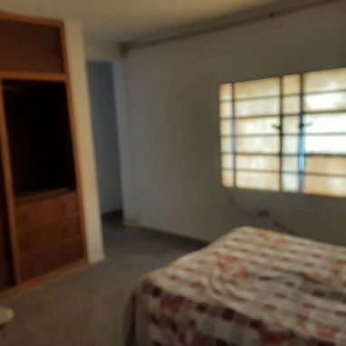 🏡SE VENDE AMPLIO APARTAMENTO EN EL VEDADO - Img 120927005
