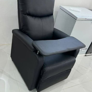 Butaca reclinable con bandeja varios colores disponibles mensajería incluida en la Habana comunícate con Pedro - Img 111784461