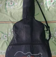 Estuche para guitarra acústica - Img 50479531