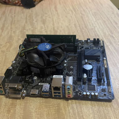 ✨OFERTA✨ B365-DS3H GIGABYTE + i3 8100 + 4GB Ram - 100 usd. - 3/3