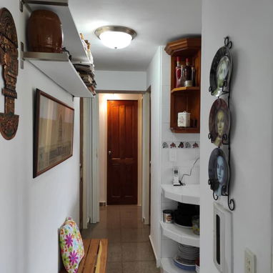 Vendo apto Pastorita en el reparto Camilo Cienfuegos 1er piso de 3hbitaciones 40000 usd me ajusto con el dinero en mano - Img 125447361