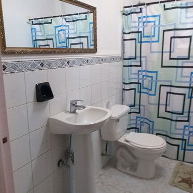 Renta casa independiente de 2 plantas - Img 119235242