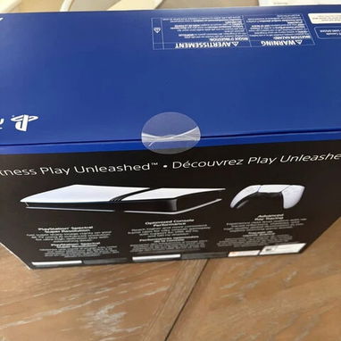 Sí, señor. Esa cuesta 500 USD e incluye los 2 controles DualSense, la base de carga y 1 mes de garantía. 🎮✅ 550 USD - 7/10
