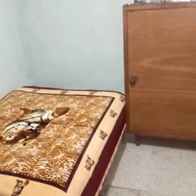 Se alquila linda y grande casa para una familia - 4/10