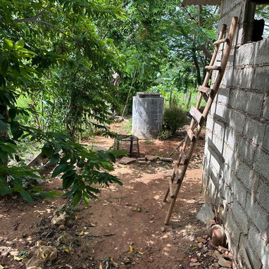 VENTA DE CASA CON TERRENO - 2/9