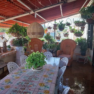 RENTE hostal de 3 habitaciones EN EL VEDADO CAPITALINO con Qba Hostin 360 - 10/10