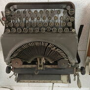 Máquina de escribir antigua - Img 44817541
