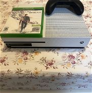 Xbox One S casi nuevo impecable - Img 45708403