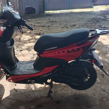Se vende esta moto 馃弽 de gasolina 鉀斤笍, solamente 3 meses de uso - Img 123856764