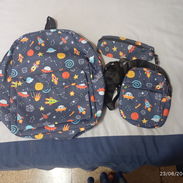 Vendo set de mochilas de tres piezas. Aquí dejo toda la información necesaria. Si te interesa, no dudes en contactarme. - Img 56045943