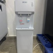 💧🧊🔥 Dispensador de agua marca ROYAL con doble temperatura: fría y caliente - Img 58283344