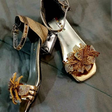 Zapatos de niña. Elegantes zapatos para las princesas de casa. - Img 122697043