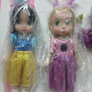 Oferta Pareja de Muñeca Rapunzel y Blancanieves - Img 54529599
