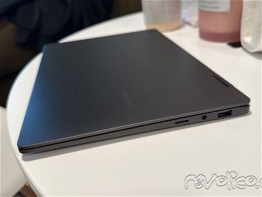 Samsung - Galaxy Book2 360 13.3" AMOLED Touch Screen Laptop - Intel 12th Gen Core i7 Evo Platform - Img 68424397