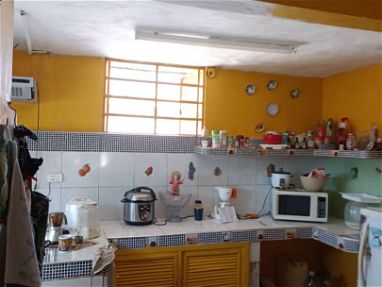 Se vende casa en Finlay Marianao en altos casi 5/4 tiene dos plantas una sala, comedor, cocina con dos mesetas, cuartos - Img 67534375