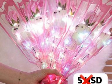 Mariposas, pétalos y globos para decorar - Img 67986186