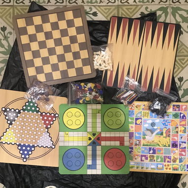 Variedad de juegos de mesa - 2/3