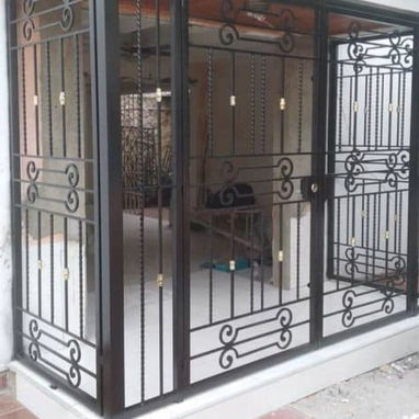 Herrería: puertas, ventanas, portones, techos, escaleras y soportes para paneles - Img 122765312