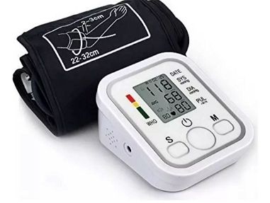 NUEVO / Gratis cable USB / Aparato para medir presión / Medidor de presión arterial / 53865708 - Img 66826697