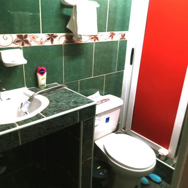 Planta baja, de 3 cuartos en Micro X, con telefono fijo, portal y patio - Img 124555699