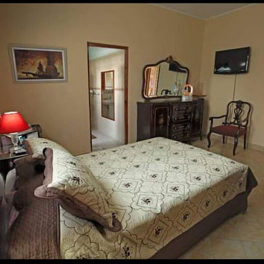 Casa disponible en Nuevo Vedado con respaldo energético - 2/6