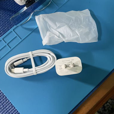 Cargador de 20 wats C/C para la carga rápida de su móvil iPhone - Img 75470923