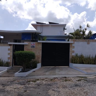 Vendo casa ideal para vivir o para hacer negocio - Img 125780951