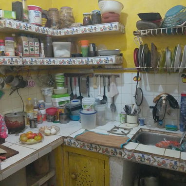 *$16.000usd. Ajuste con $ en mano.  En venta casa de 2 plantas en Maria-  nao. A 2cuadras de 51y a2 de 114  ONo se va la - 2/10